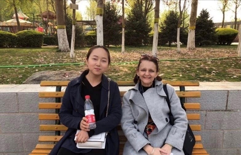 河外毕业生朱心玉，在哥伦比亚传播中国文化
