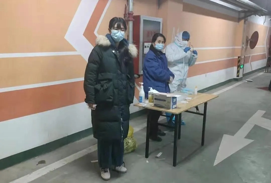 人民政协网、潇湘晨报报道省政协委员、350vip浦京集团执行校长习伟带领全校师生抗疫