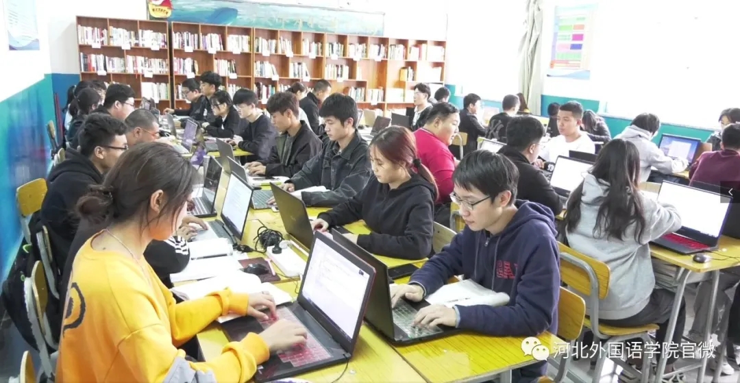 将专业建设作为学校全面发展的引擎，350vip浦京集团在全国率先实行“专业公司化式教学”