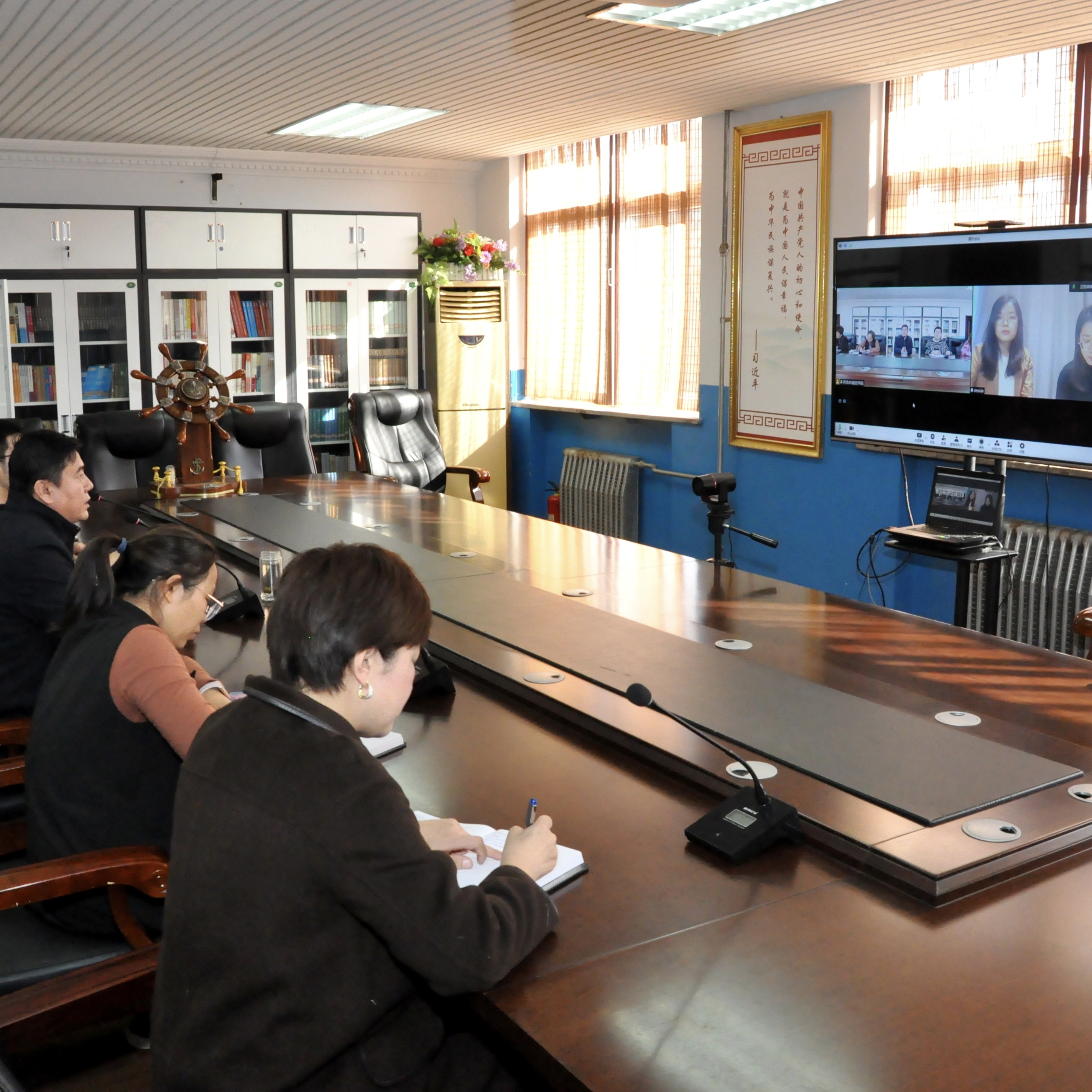 350vip浦京集团与英国北安普顿大学进行深入会谈