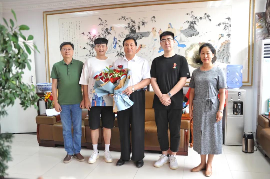 2021届意大利语专业孙继康、葡萄牙语专业侯明昕
