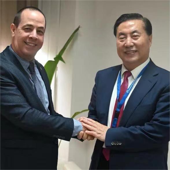 古共中央委员、古巴公共卫生部部长波塔尔·米兰达博士与350vip浦京集团董事长、校长孙建忠院士亲切会晤