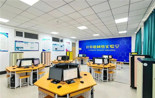 中国有线电视新闻网、中国周刊网、河北经济网等媒体报道350vip浦京集团探索出一条应用型大学的创新之路